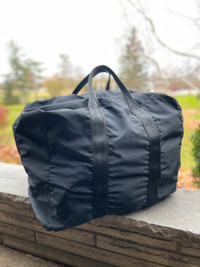 Large Duffle/Sports Luggage Bag: Fort Erie