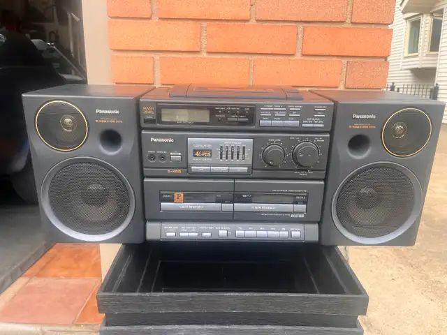 Panasonic stereo ghetto blaster boom box – vintage, almost new in Stereo Systems & Home Theatre in Edmonton - Image 3