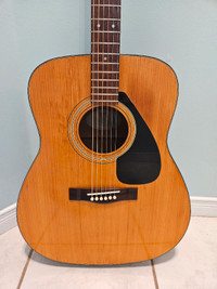 Vintage Yamaha FG332 guitar