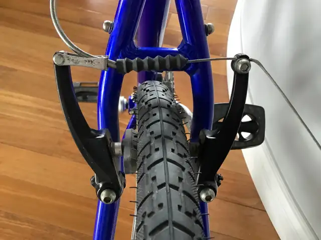 Velo urbain/route Norco Monterey 24 vitesses in Cruiser, Commuter & Hybrid in City of Montréal - Image 7