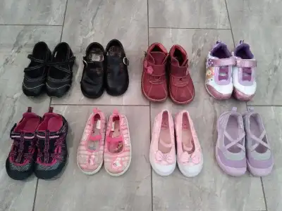 Assorted shoes and slippers in sizes 9 to 9 1/2, View more