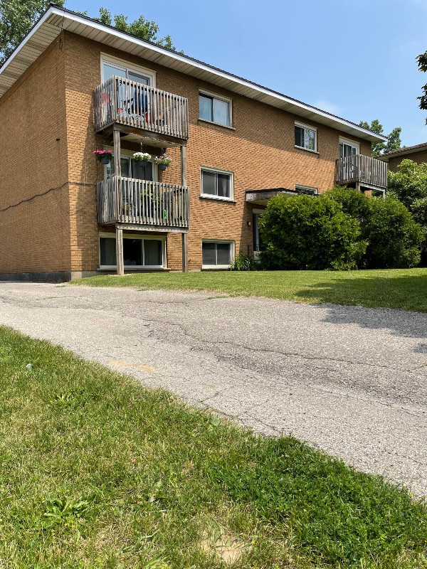 1 Bedroom Apartment Recently Renovated Quiet Building Long Term