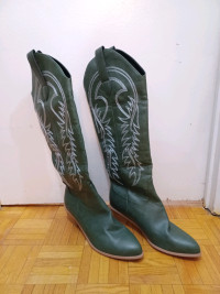 BRAND NEW LADY'S SIZE 11 FASHION BOOTS