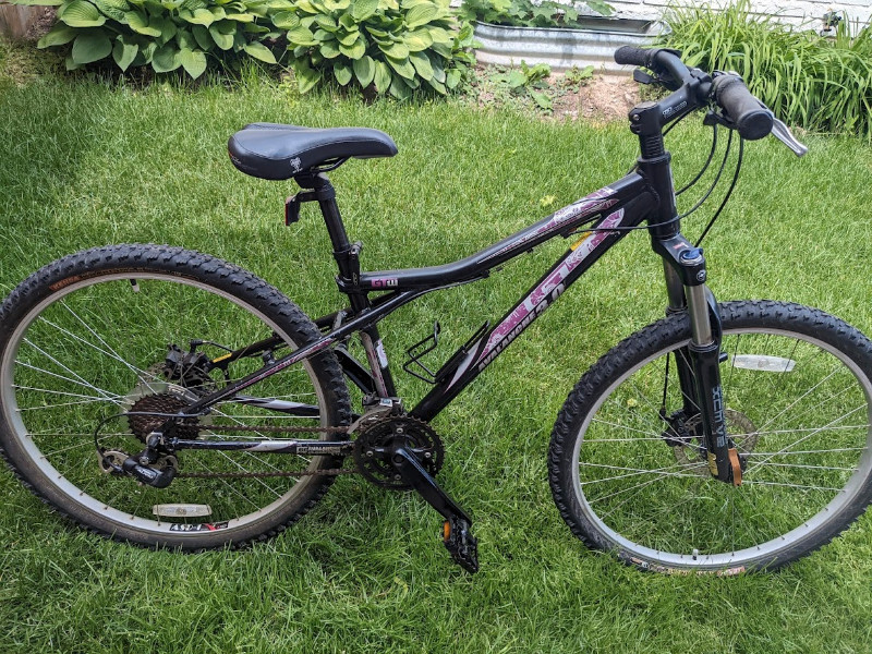 gt avalanche womens mountain bike