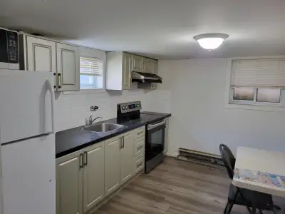 Furnished 2 Bedrooms lower unit Apt - All inclusive - Near UoW