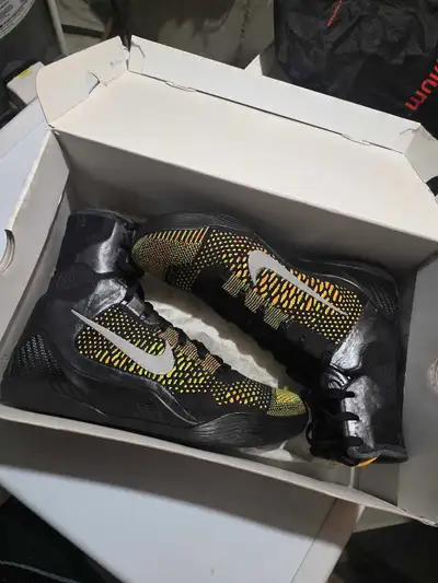 Rare unworn Kobe hightop , View more
