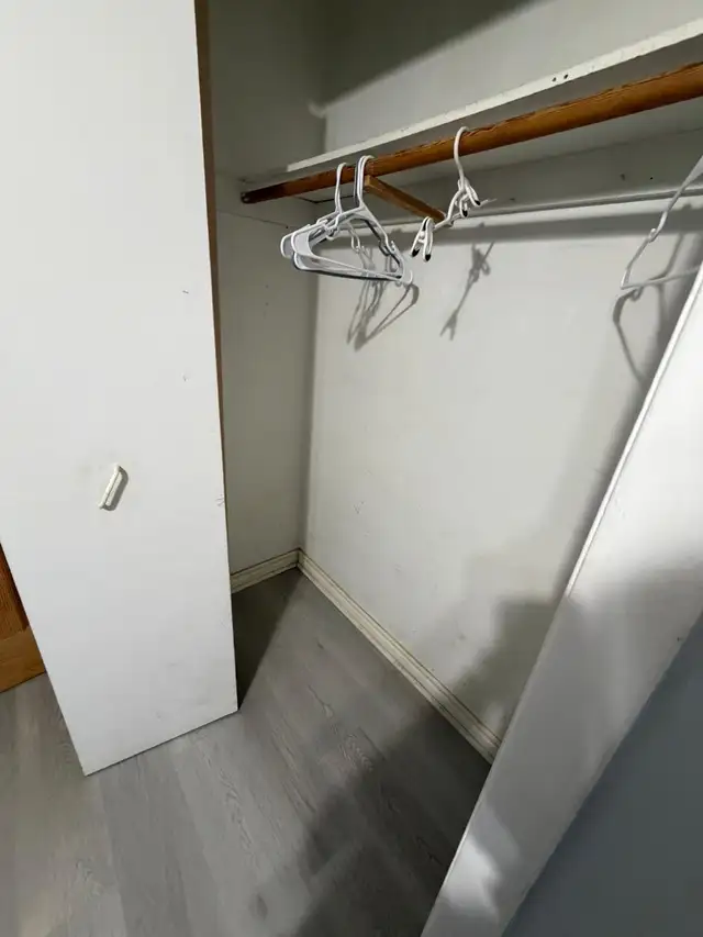 Personal room for rent for punjabi girl malton near go station in Room Rentals & Roommates in Mississauga / Peel Region - Image 5