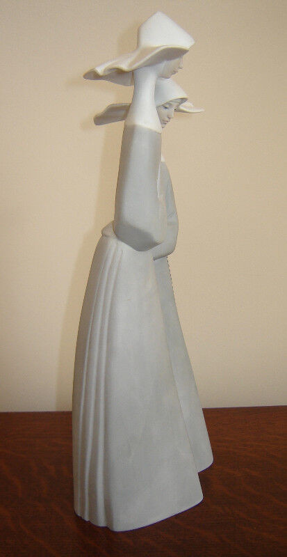 Vintage Lladro Figurine-Two Nuns-Bisque Grey Mat Finish-1970s, Arts &  Collectibles, City of Toronto