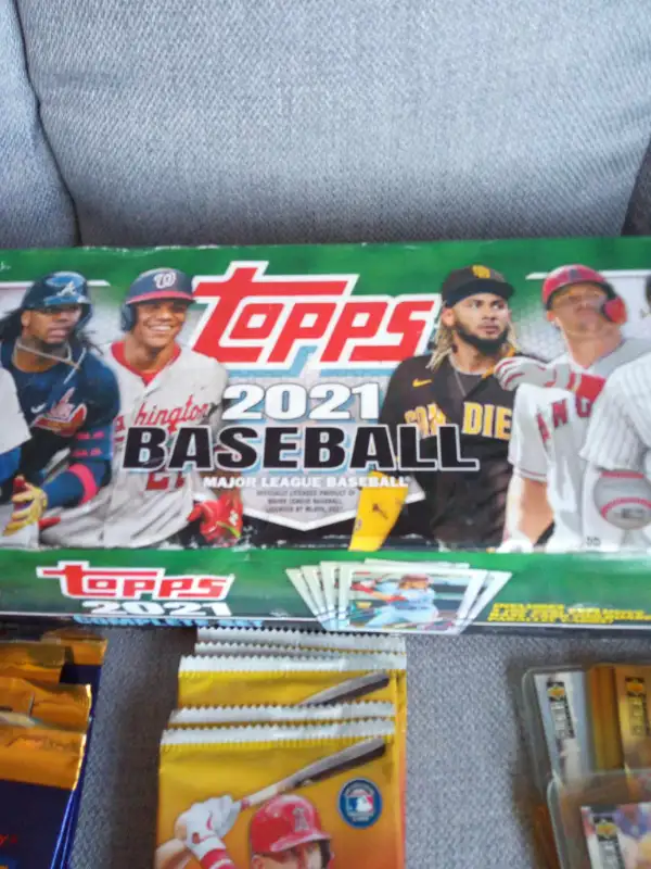 baseball cards64520012435843123