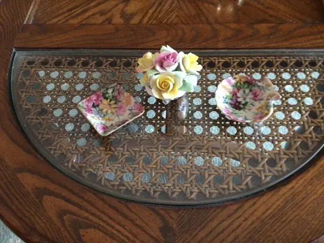 PLUSIEURS ARTICLES EN PORCELAINE in Arts & Collectibles in Laval / North Shore - Image 2