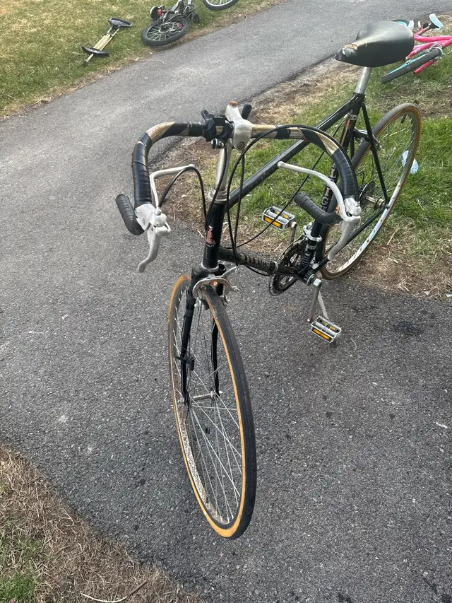 Vintage Road Bike - As is in Road in Ottawa - Image 3