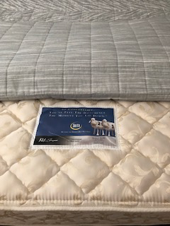 Queen size mattress & iron bed frame in Beds & Mattresses in Penticton - Image 3