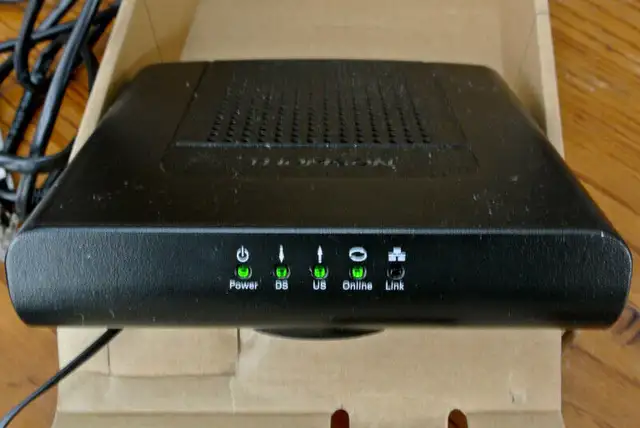 Technicolour DCM 476 Cable Modem in Networking in Cambridge - Image 2
