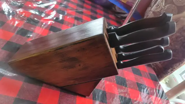 KNIFE BLOCK PRICE FIRM CASH ONLY KELLIGREWS in Other in St. John's - Image 2