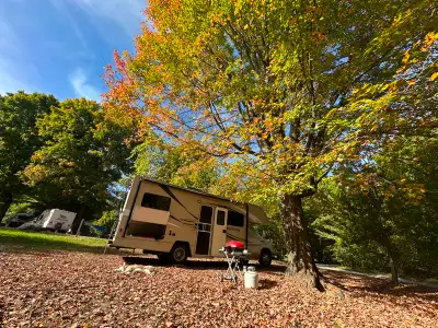 Well maintained 2017 Winnebago Minnie Winnie 25B Class C motorhome in excellent condition. No accide...