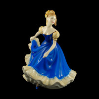 Royal Doulton Pretty Ladies 'Lauren' HN 4831 Figurine
