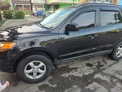 Selling a reliable, well-maintained 2009 Hyundai Santa Fe GL (3.3L V6, FWD, Black) in great conditio...