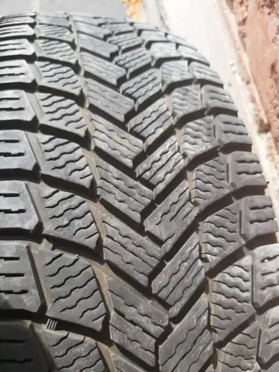 Excellent condition tires and rims. Used for only one season Came off a 2012 Dodge Grand Caravan. Se...