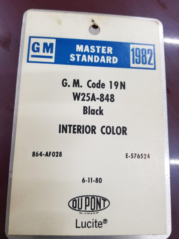 1982 GM General Motors DuPont Paint Standard Color Card in Other Parts & Accessories in London - Image 3