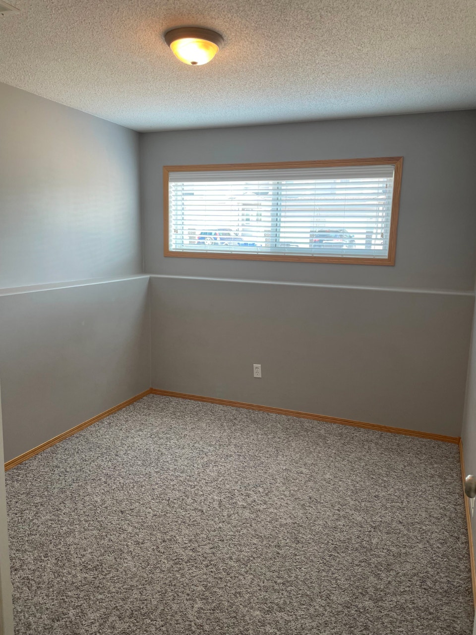 For Rent Nov 1. $1200. 2 Bed, 1.5 Bath Saamis Heights 4plex 4