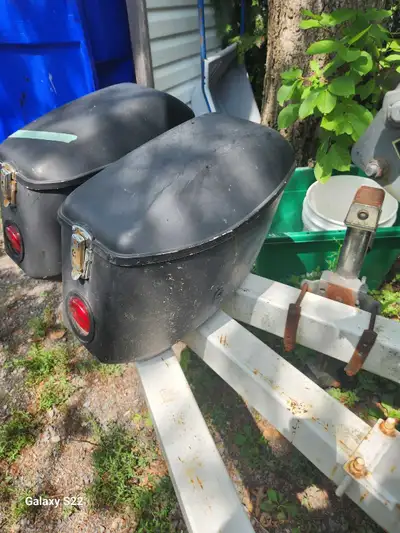 2 side bags, good condition, some hardware, don't know the make, not cracked, asking $50 or B/O