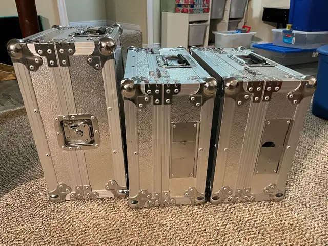 CDj’s Stanton With Vestax mixer with flight/road cases in Performance & DJ Equipment in City of Toronto - Image 10