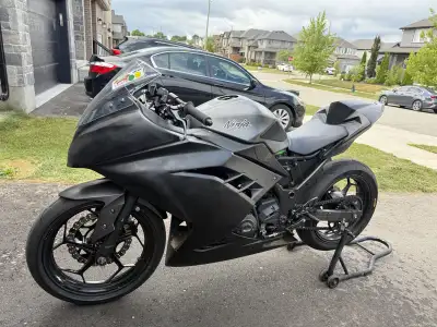 2014 Kawasaki ninja 300 track bike Comes with 2 sets of complete track body Extra fuel tank Extra se...