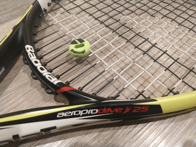 Babolat aeropro drive Jr 25 tennis racquet in Tennis & Racquet in Barrie - Image 2