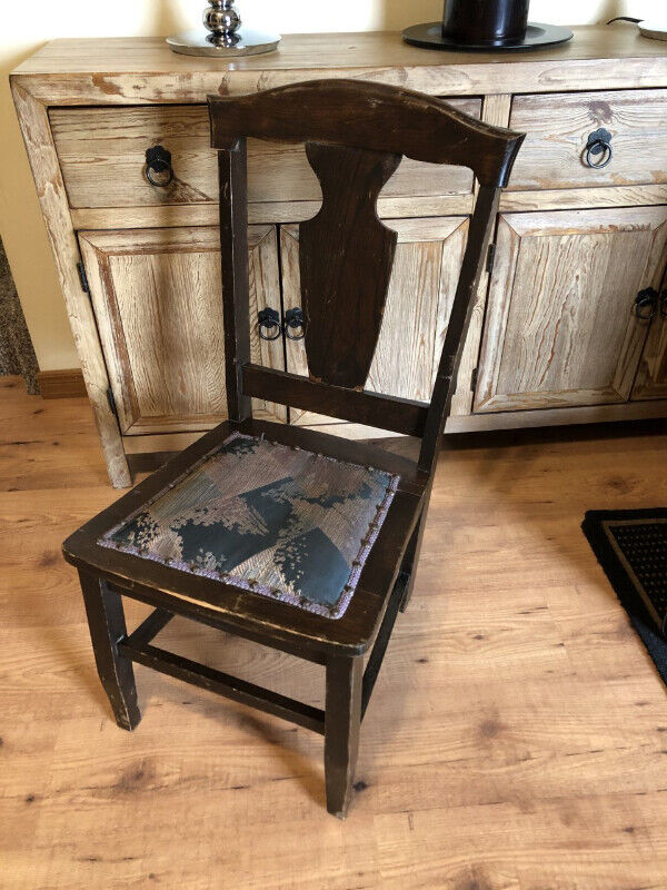 Antique Accent Chair in Chairs & Recliners in Norfolk County