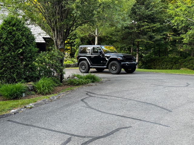 2024 Jeep Wrangler Willys 2 door lease takeover (727.51$tx inc)