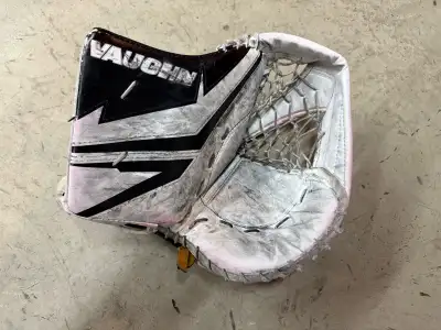Vaughn SLR4 Goalie Glove, View more