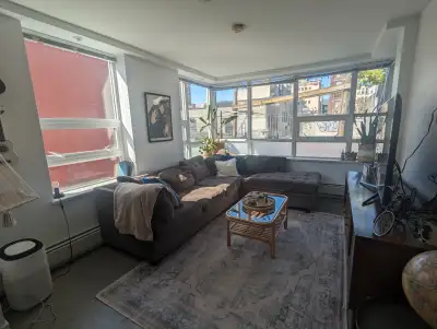 2 Bed 1 Bath + Den Apartment in Downtown Vancouver