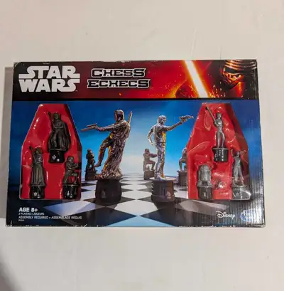 Star Wars chess set. Complete. Includes 32 chess pieces on bases, manual and game board in original...