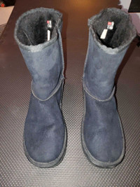 New cond. Ugg  Style Boots w/200g 3M Insulation - $75 !!