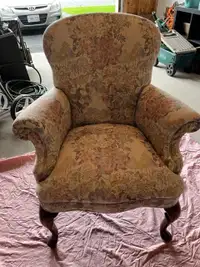 Vintage Tapestry Arm Chair - Excellent Condition