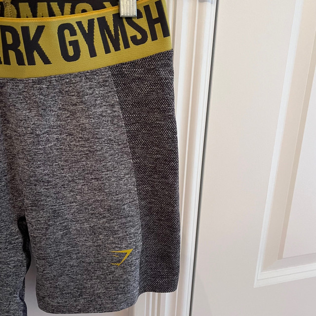 Gymshark Grey Flex Workout Short in Women's - Bottoms in Kitchener / Waterloo - Image 2