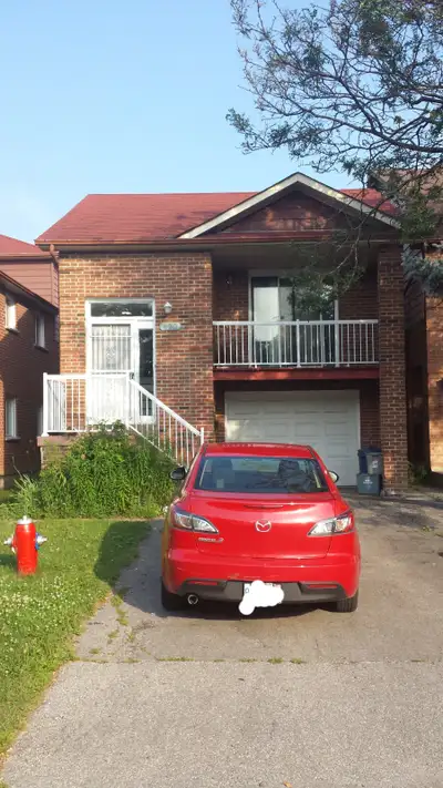 Female private room in legal walkout basement. Cntr of Mississga