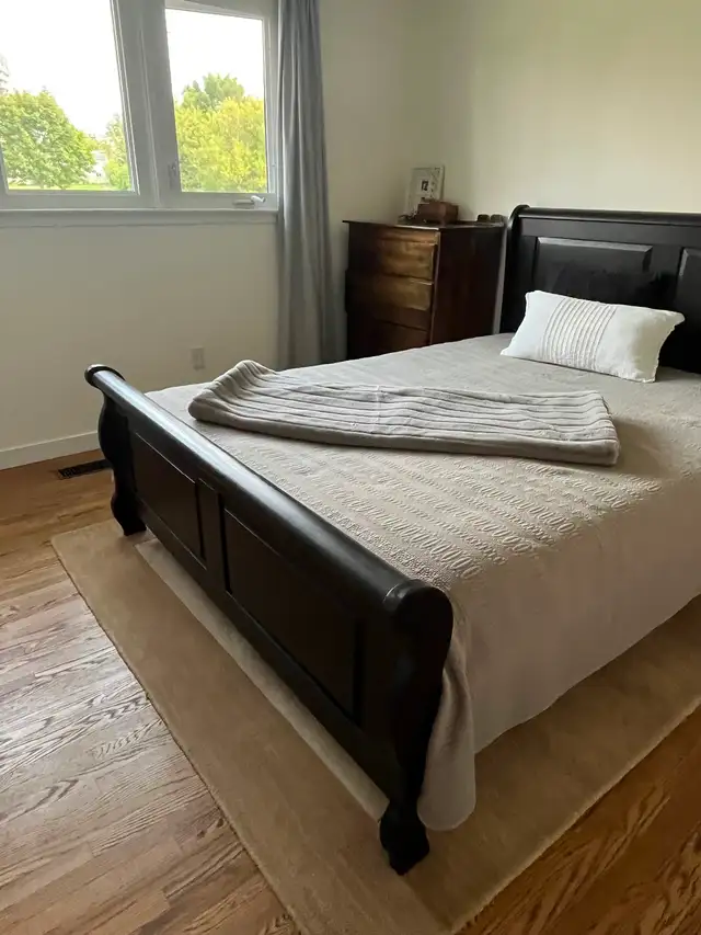 Sleigh bed for sale, queen size,  wood in Beds & Mattresses in Kitchener / Waterloo - Image 3