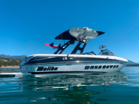 2015 Malibu Wakesetter VTX Surf ski Boat