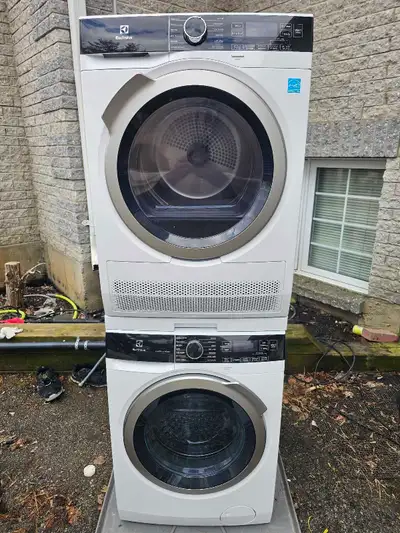 2024 Electrolux 24" White Frontload Washer Ventless Dryer Set, View more