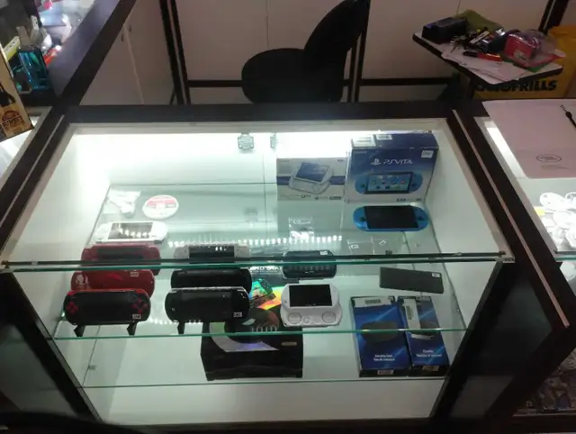 Nintendo DS 3DS XL PlayStation PSP Vita  in Older Generation in City of Toronto - Image 5