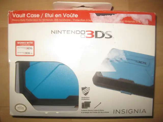 Insignia Slim Fit Case for Nintendo 3DS XL. 3DS Vault Case. in Nintendo DS in Mississauga / Peel Region - Image 6