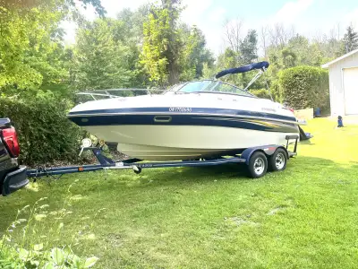 Four Winns 215 Sundowner 2009 with Custom Four Winns Trailer, Volvo Penta 225, 300HP Gas Motor Very...