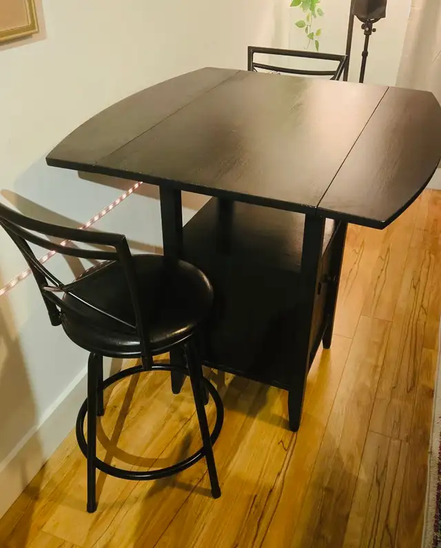 Drop Leaf Table Set