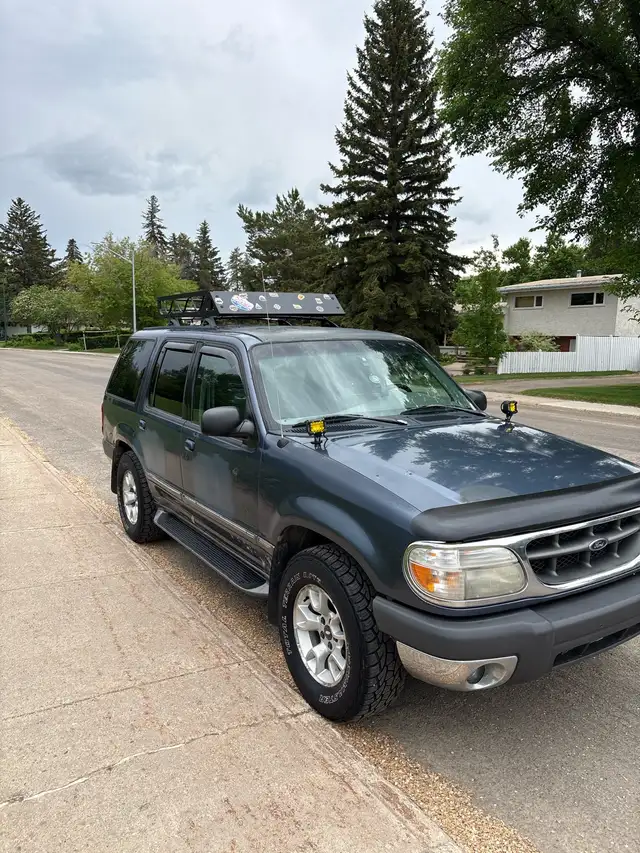 2000 Ford Explorer482652898932838400