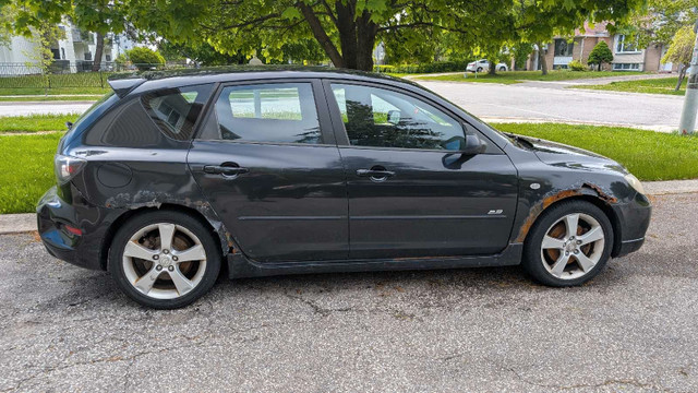 Mazda 3 2005 in Cars & Trucks in Mississauga / Peel Region - Image 2