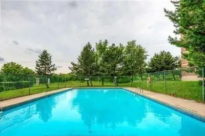 3 BEDROOM PENTHOUSE CONDO IN NORTH YORK
