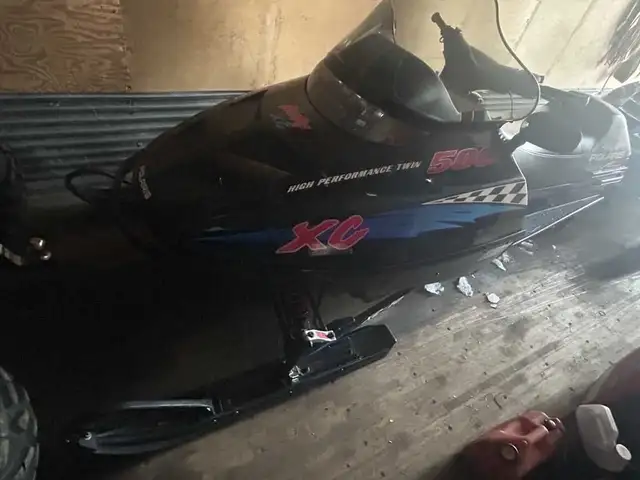 1999 Polaris Indy XC 500 in Snowmobiles in Kingston - Image 8