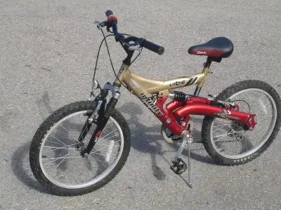 It' s outgrown for this year, a 20" Infinity Vibe MTB bike that my son really loved & now he is grow...