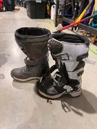 Kids Fox dirt bike boots size 2 